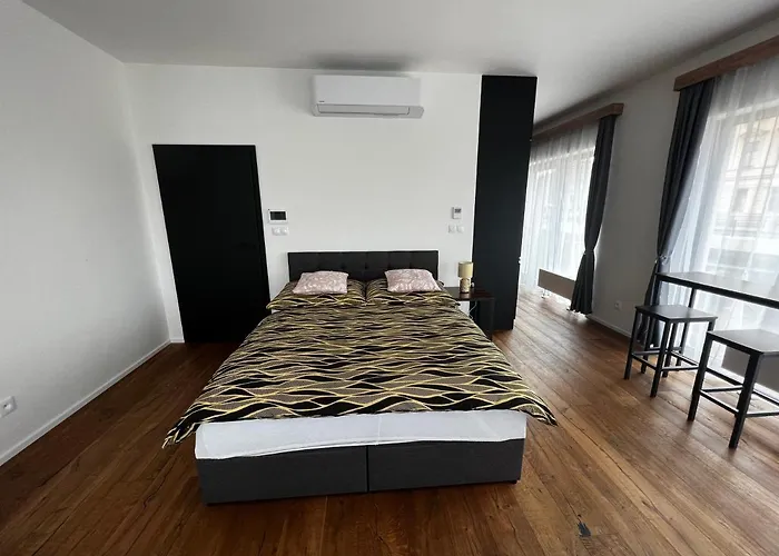 Champion Iii Apartman *